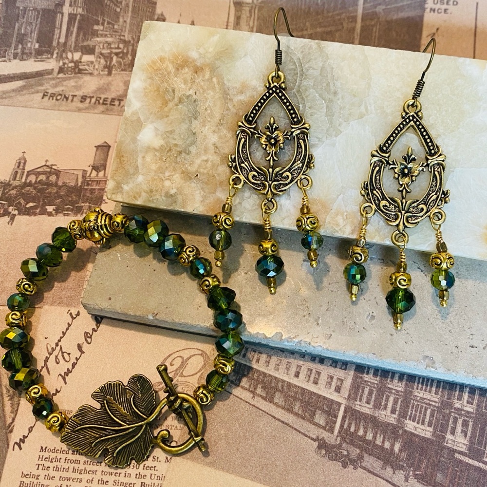 Green Czech glass bracelet and earring set